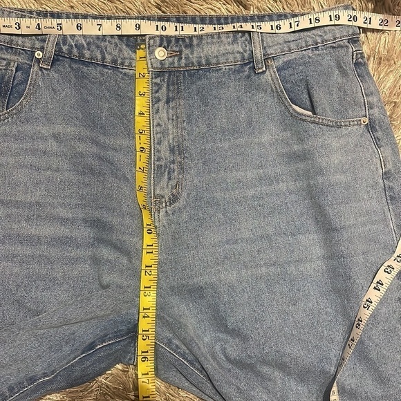 FASHION Nova High Waist Straight Leg Ripped Light Blue Jeans Size 18 - Picture 4 of 9